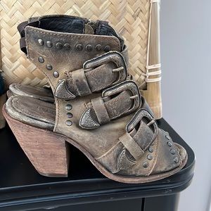 Women’s Liberty Black open toe leather boots - Size 7